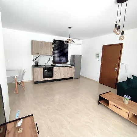 Infinity Apartment *