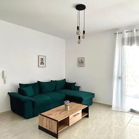 Infinity Apartment *